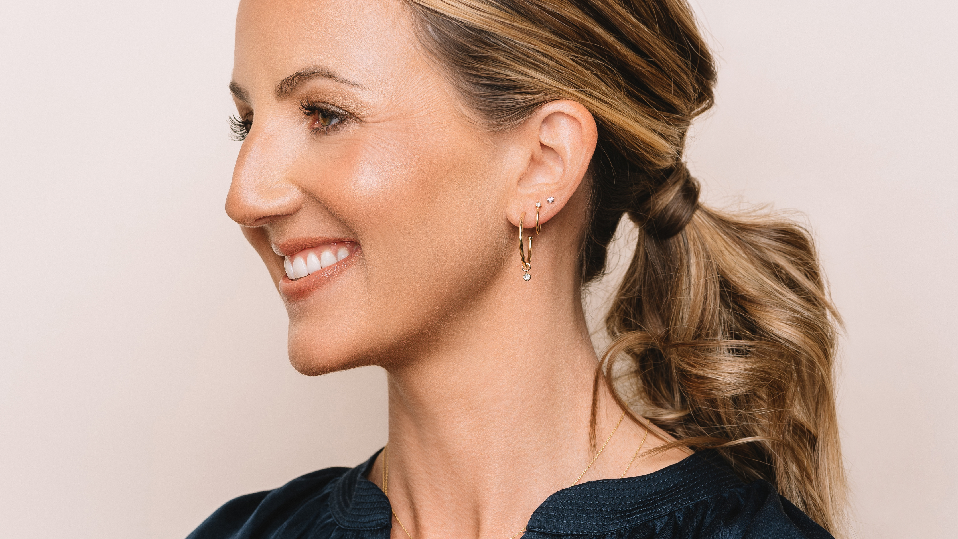 How to Style Your Hair to Highlight Your Earrings: 7 Easy Looks